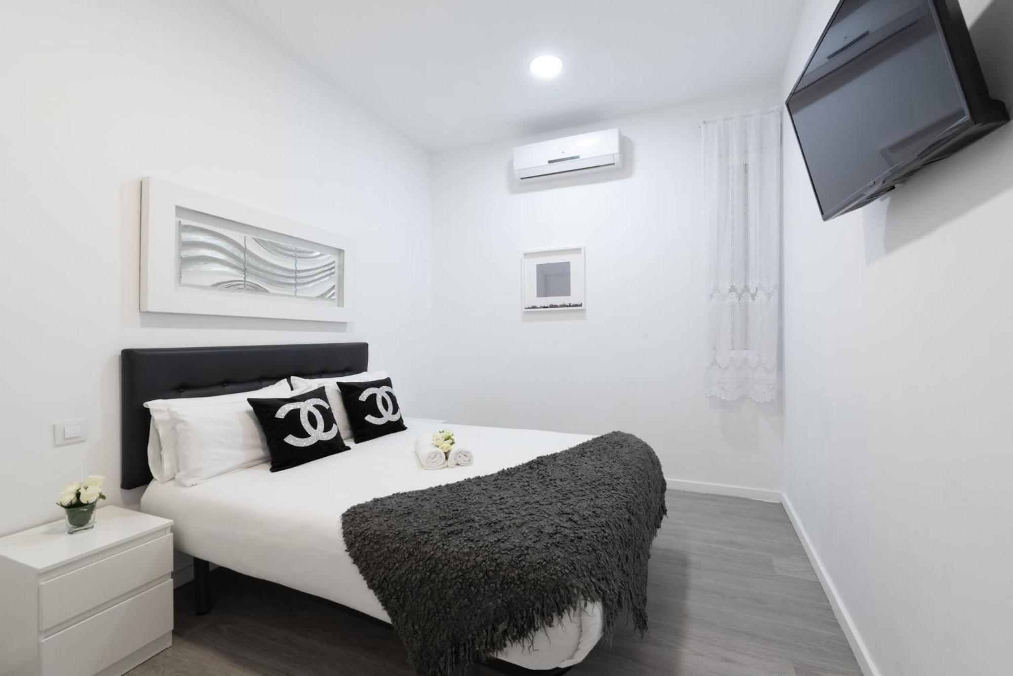 Apartamentos Day Madrid Sol Centro Gran Via Buitenkant foto
