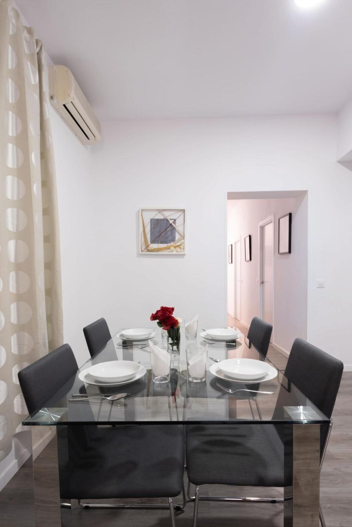 Apartamentos Day Madrid Sol Centro Gran Via Buitenkant foto