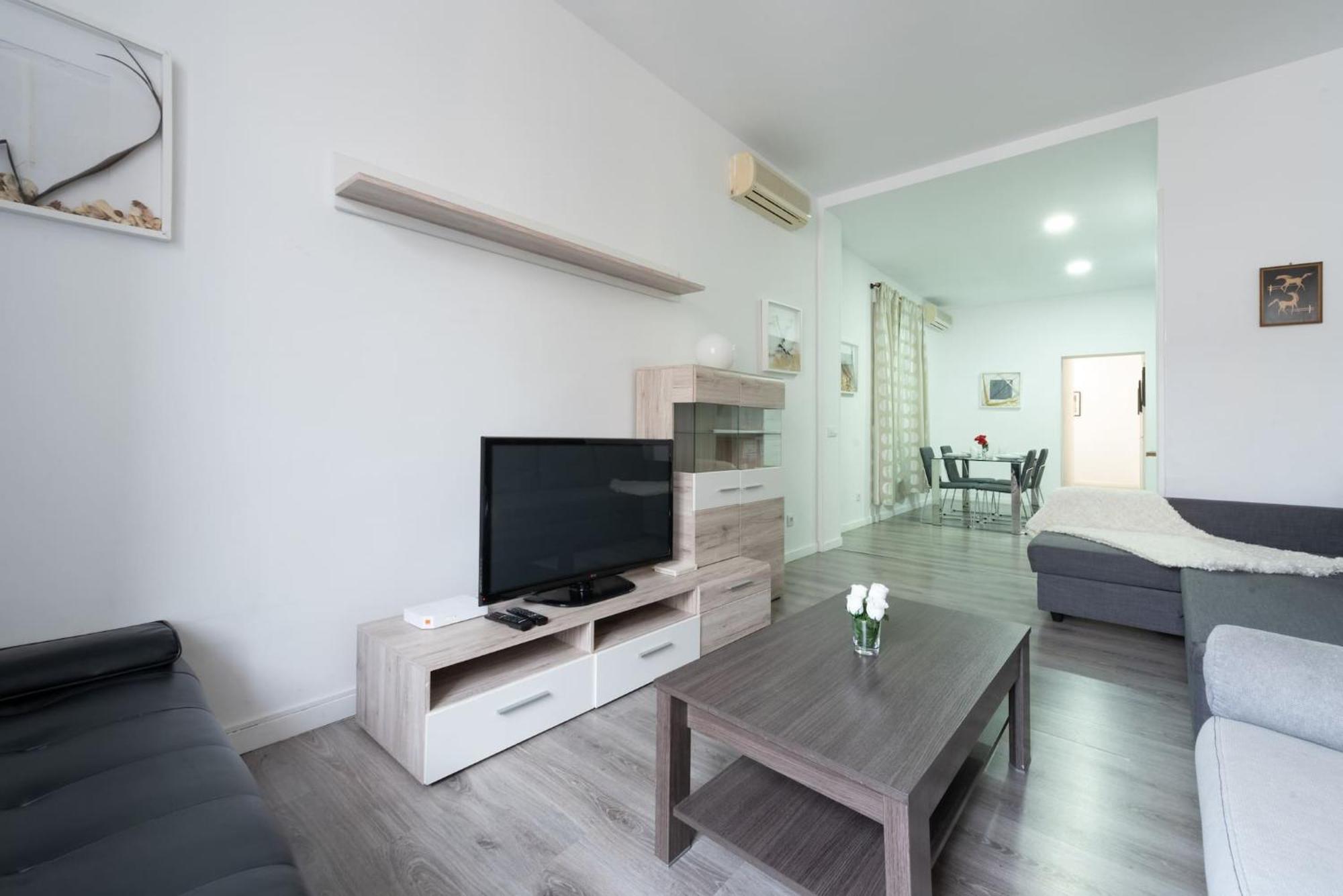 Apartamentos Day Madrid Sol Centro Gran Via Buitenkant foto