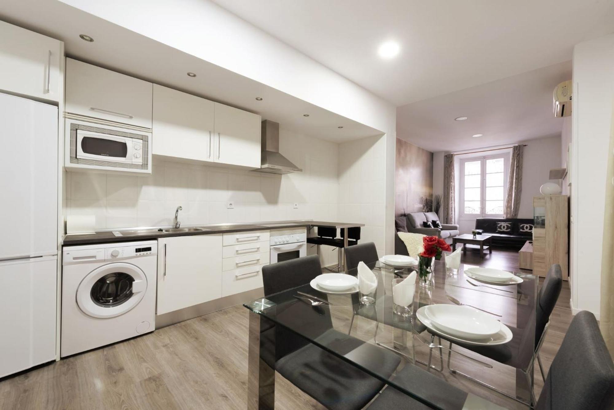 Apartamentos Day Madrid Sol Centro Gran Via Buitenkant foto